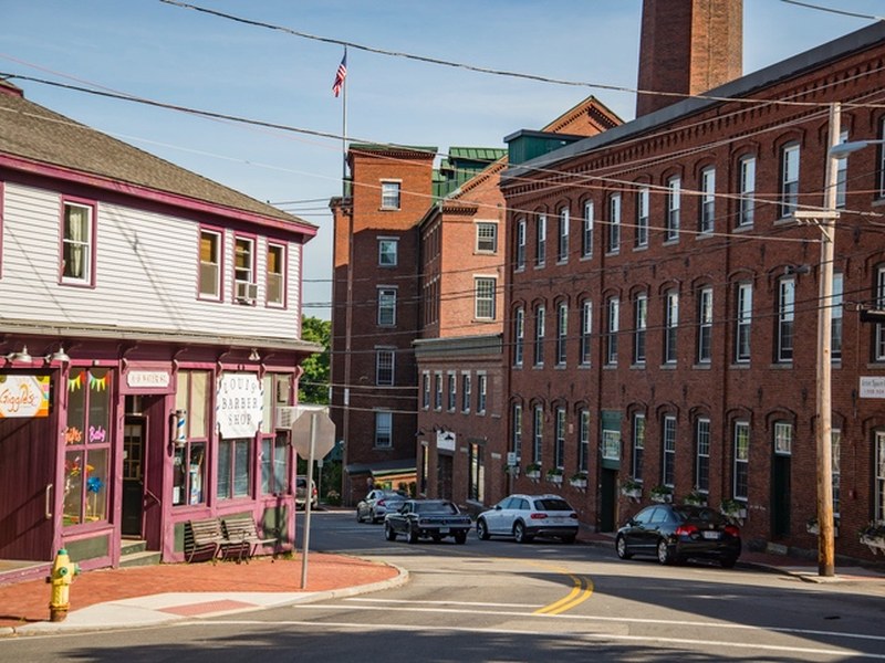 Newburyport vs Amesbury comparison